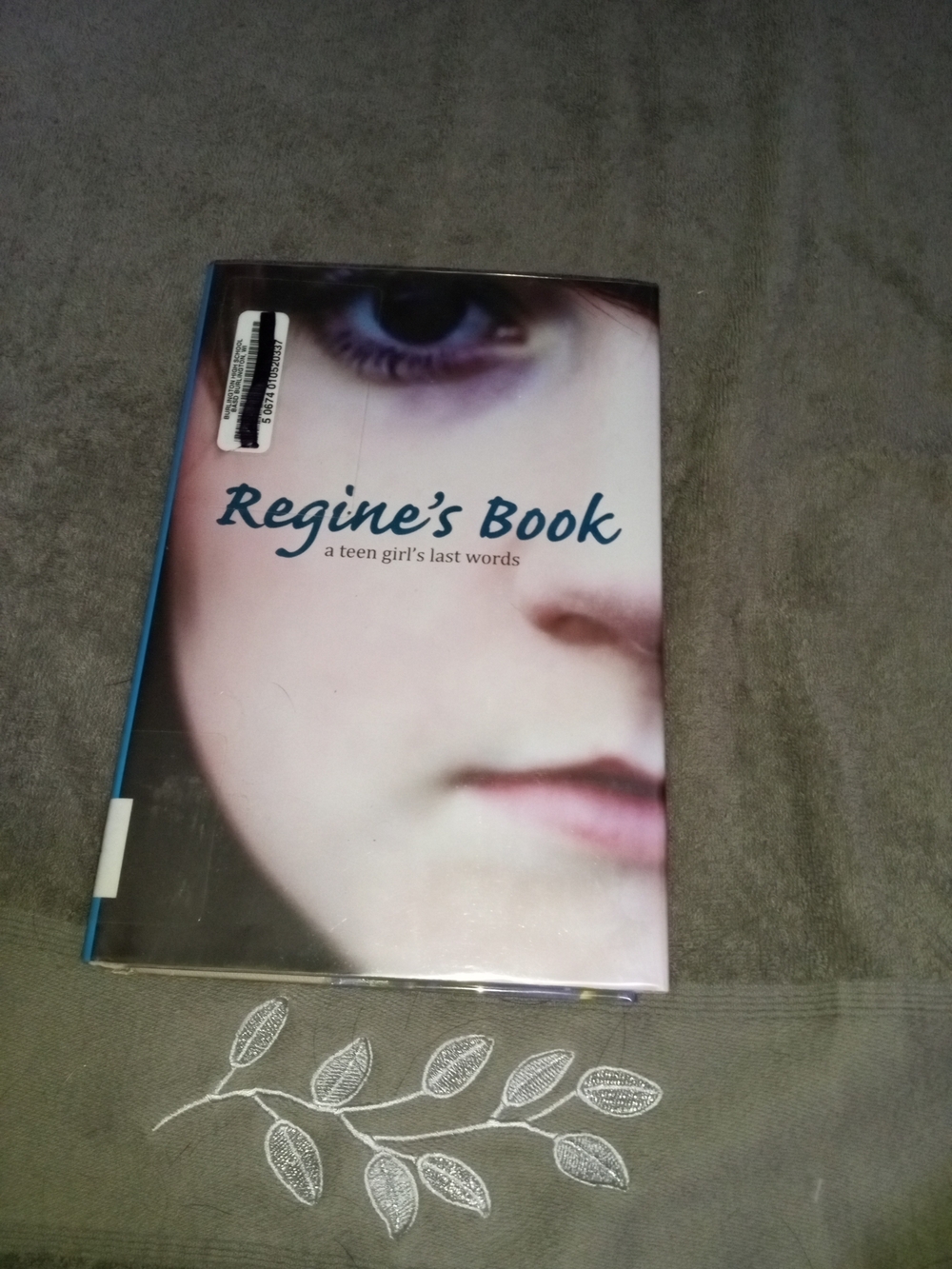 Regine's Book — Blue and White Cover